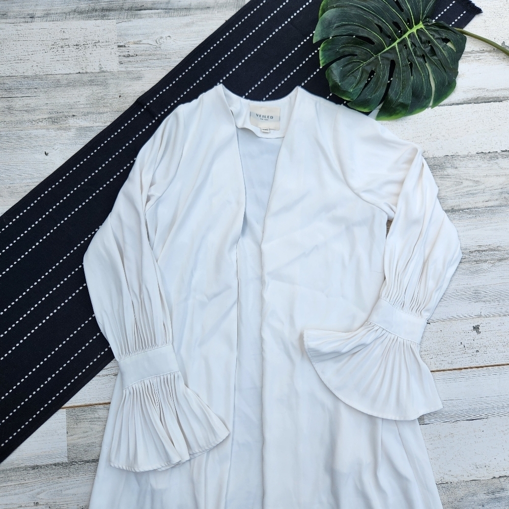 Veiled Collection New York Abaya Over Garment Pleated Bell Sleeves White XS